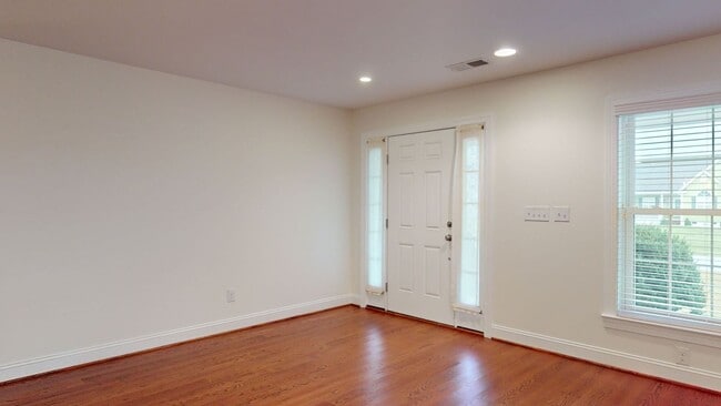 Photo - 202 Tidewater Dr