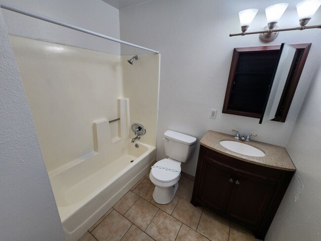 Photo - 3601 Thomas Ave Unidad 1