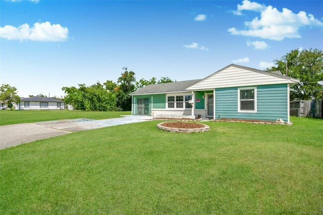 Photo - 1902 W Gulf St