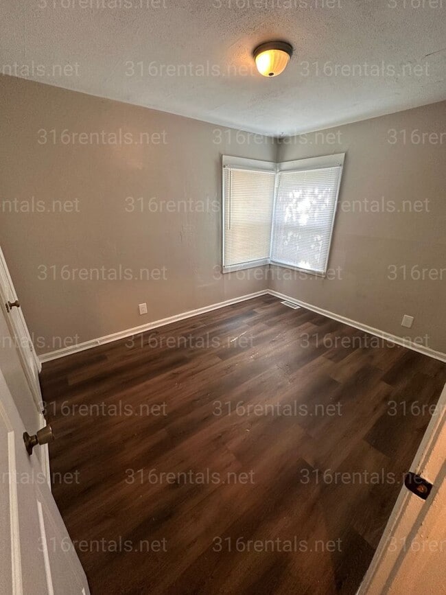 Photo - $950 - 2 bedroom / 1 bathroom home with a bonus loft!