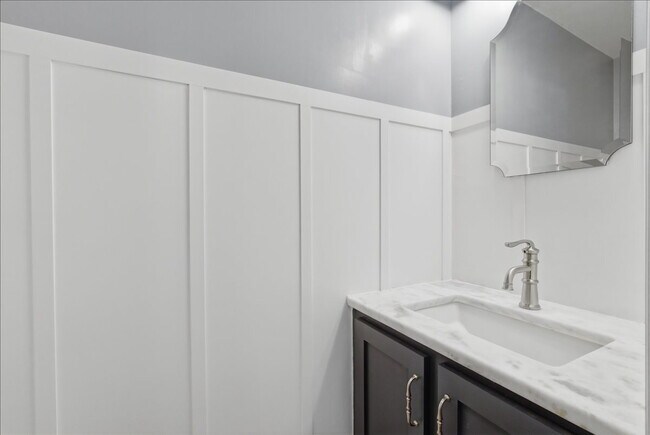 Photo - Updated 3BR / 2.5BA Townhome in Summit Chase – Over 1,900 Sq Ft with Deck & Fenced Patio!