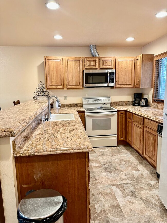 Photo - Spacious 2 Bed, 3 Bath Condo - Year-Round Rental