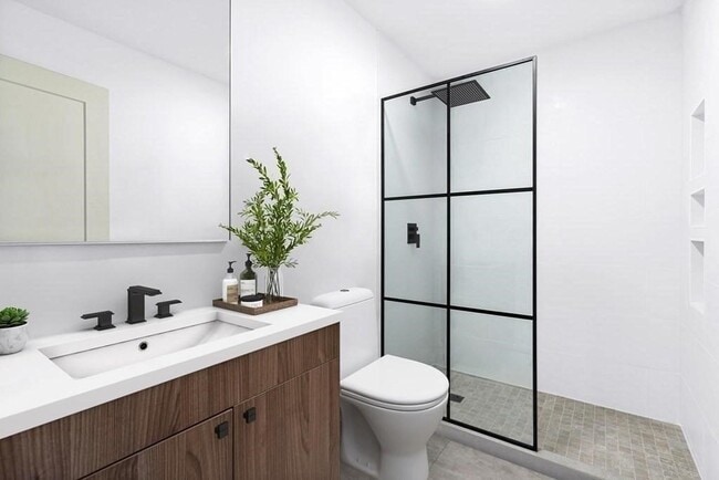 Photo - 213 W Springfield St Unit 1