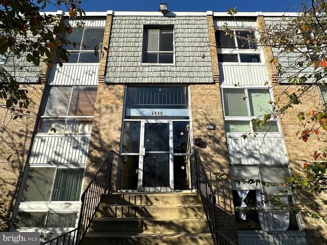 Building Photo - 3940 Bel Pre Rd Unit 3940-8