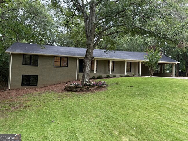 Photo - 185 Landor Dr