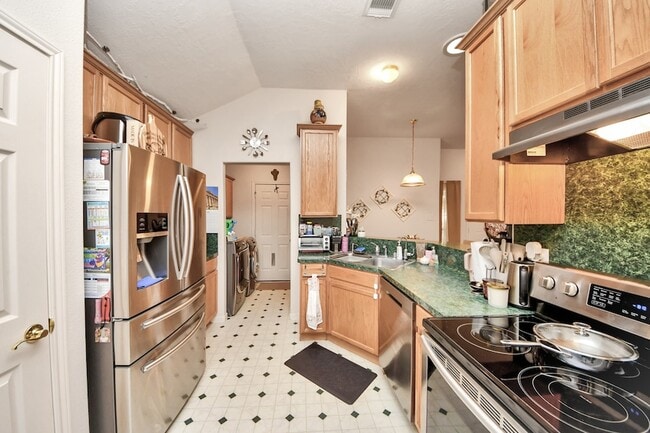 Photo - 1611 Bob White