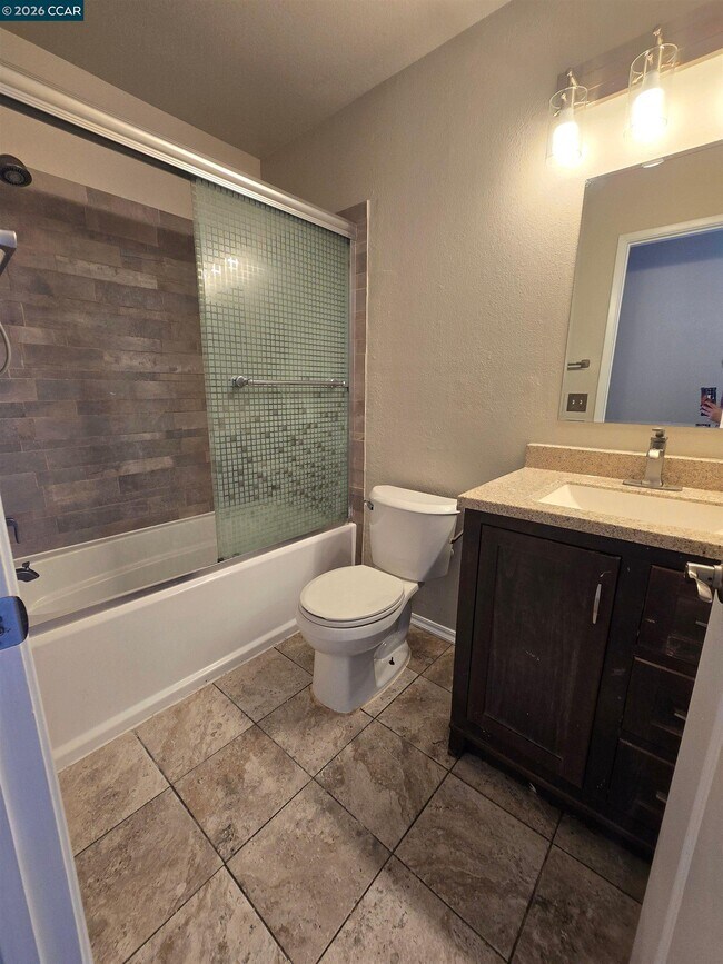 Photo - 155 Dartford St