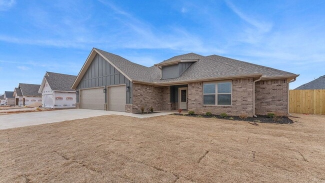 Photo - "Charming 3-Bedroom Retreat with Granite Finishes & Cozy Fireplace in Farmington!"