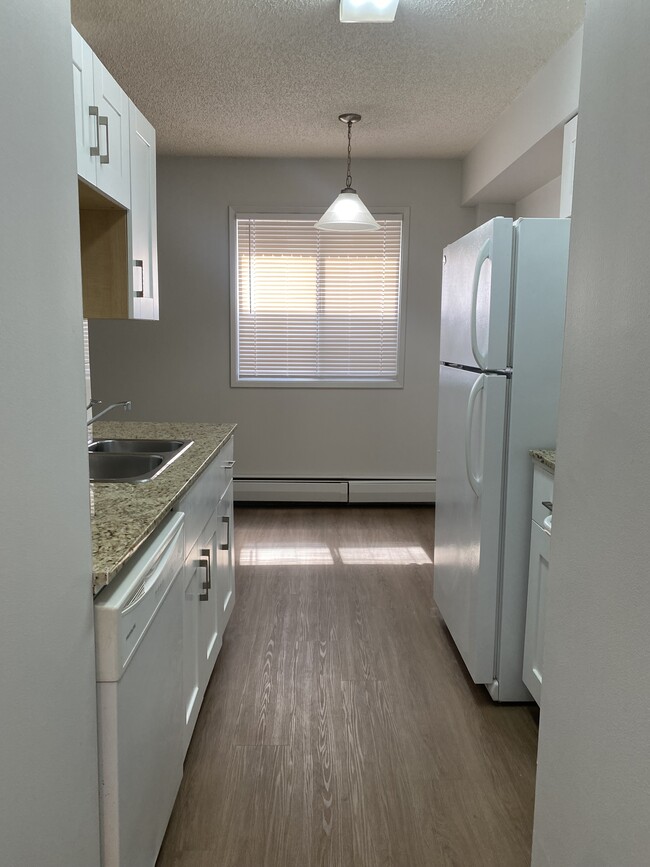 Photo - Spacious One Bedroom Apartment in Beautiful Sunnyside Unit 108