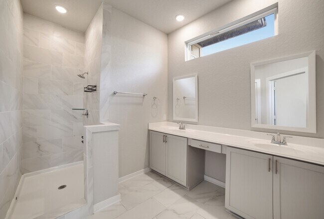 Photo - 4506 Stark Aly