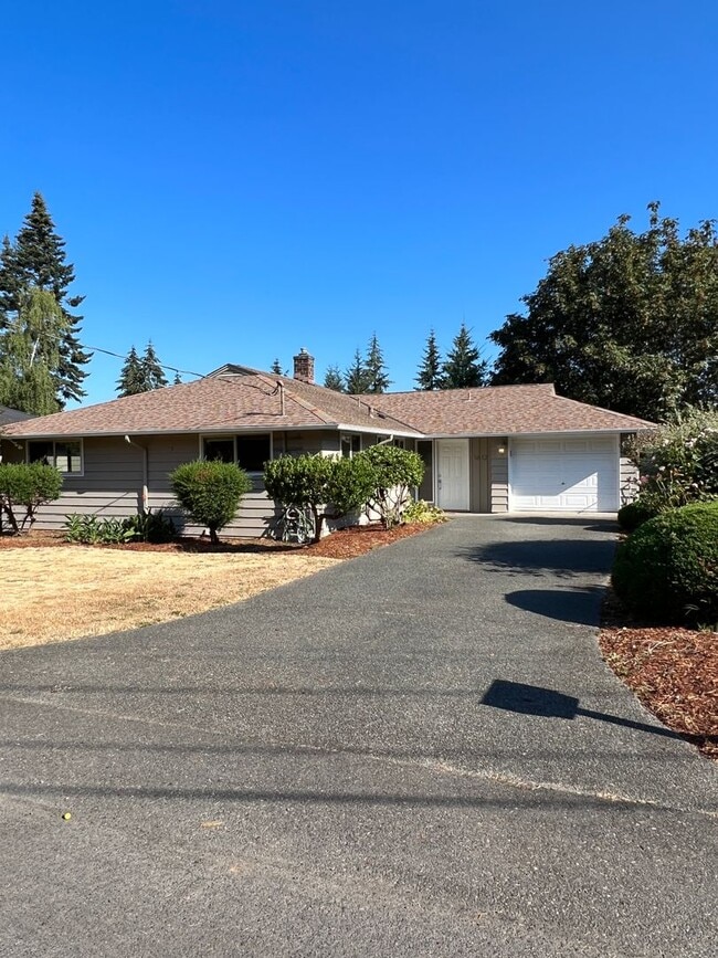 Building Photo - Charming Gregory Heights 3 Bed / 2.5 Bath Rental