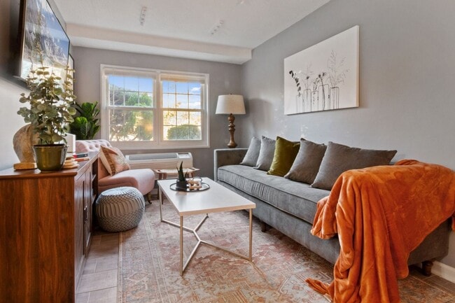 Building Photo - 2301 Farrington Ave