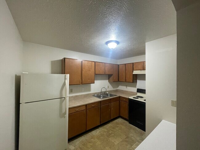 Photo - Golden Oak Village