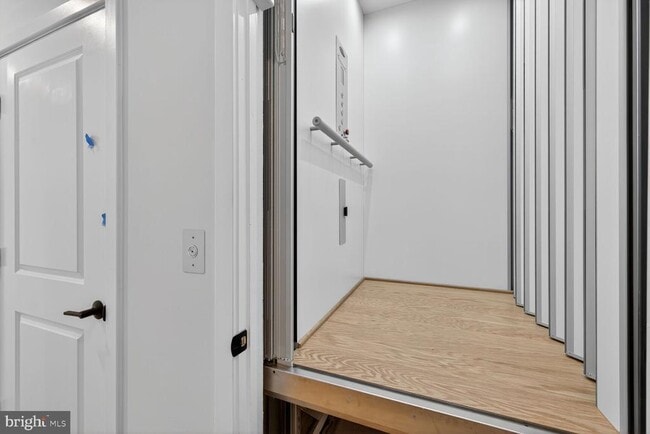 Photo - 7027 Renita Ln