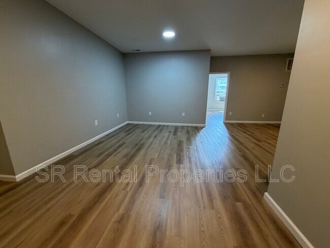 Photo - 243 S Main St Unit 2