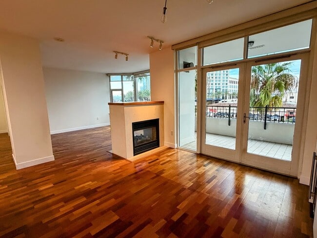 Photo - 700 W Harbor Dr