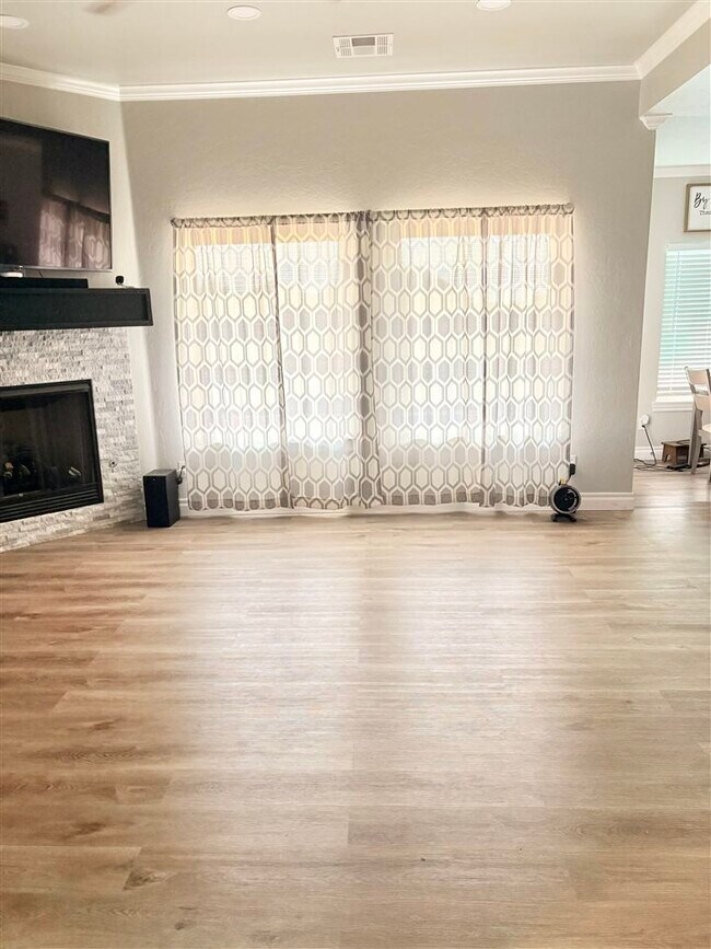 Photo - 13631 NE Lafayette Dr