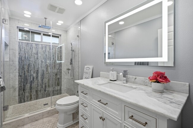 Photo - 19833 Blythe St