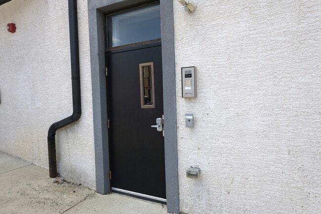 Photo - 4000 W Girard Ave