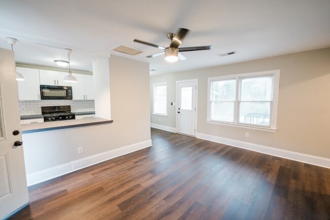 Photo - 2931 Glenwood Ave SE