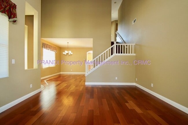 19 Waterbury Ln