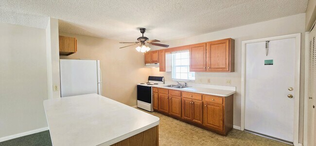 Photo - 1431 Thousand Roses Dr S