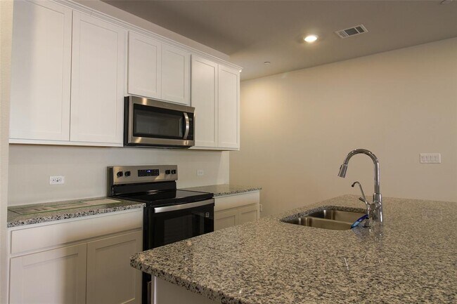 Photo - 12810 Siena Vlg Ln