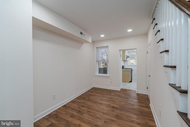 Photo - 116 S Durham St