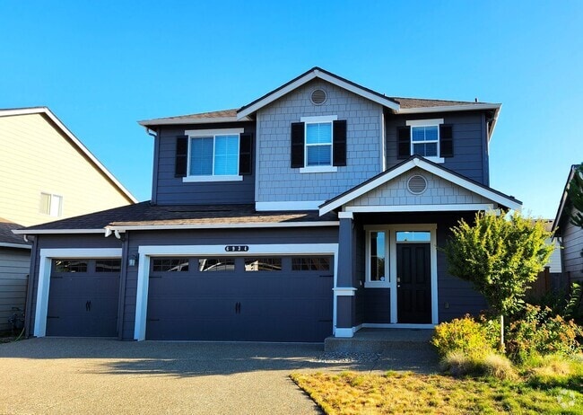 Building Photo - 3 car garage with modern amenities! Rental