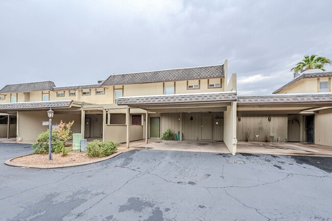 Building Photo - 3 Bed 2.5 Bath Pet-Friendly Retreat by The... Rental