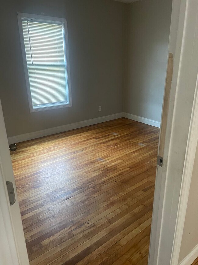 52 Myrtle Ave Unit #1