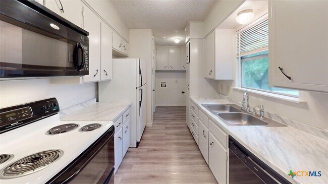 Photo - 1804 Clarawood Dr