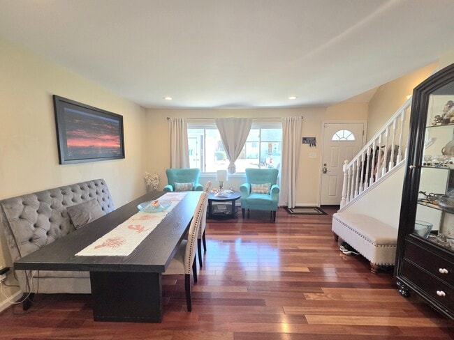 Photo - 108 N Gladden St