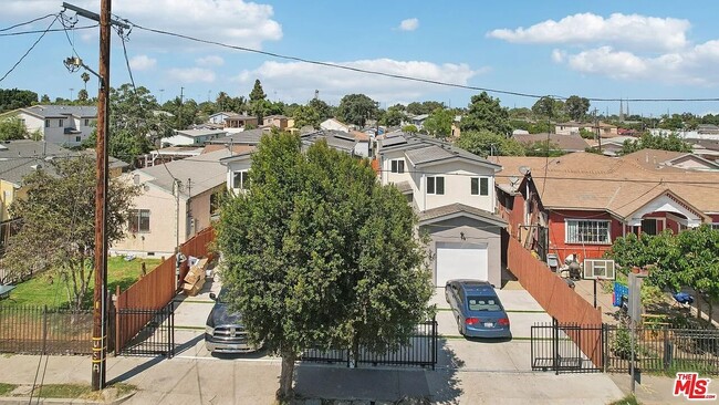 Photo - 1677 E 111th St