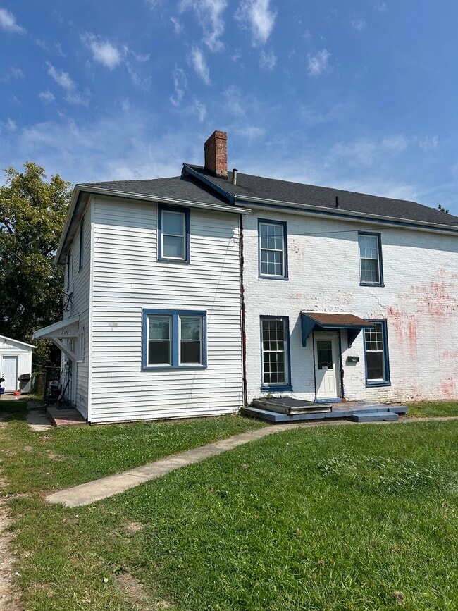 Building Photo - 219 Montgomery Ave Unit 219