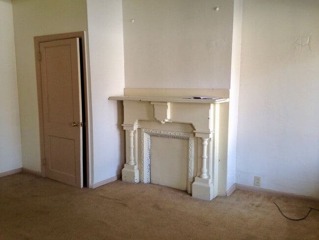 Photo - *** Apartments in South Oakland * Pet Friendly * Spacious & Renovated * Walk to Pitt * Available ... Unit 1