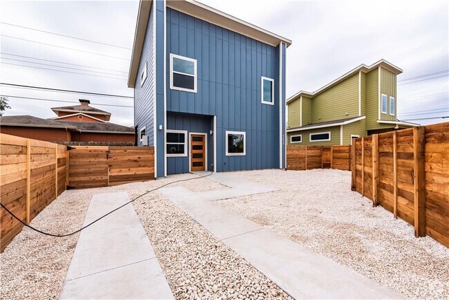 Building Photo - 6303 Santos St Rental