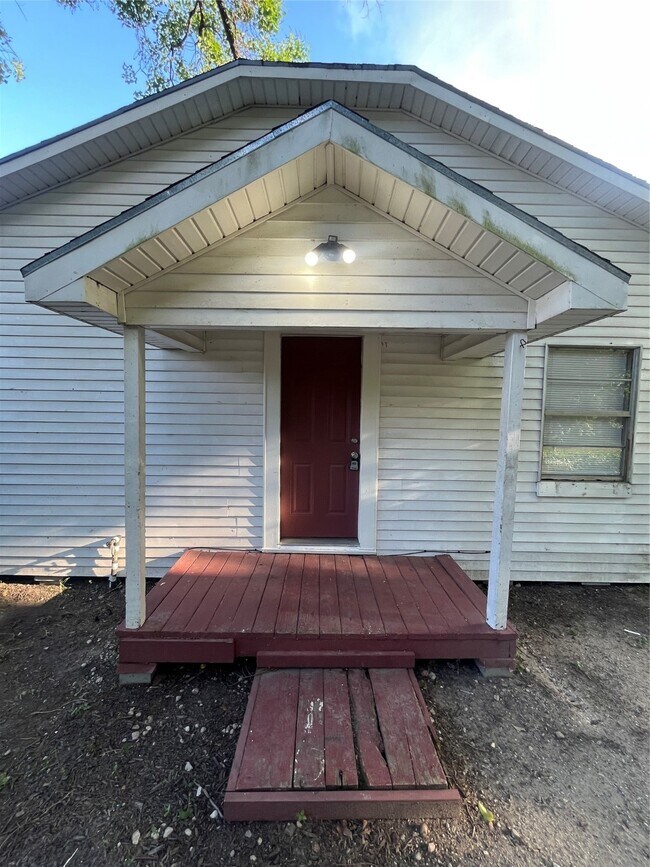 Photo - 704 15th Ave N