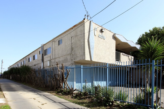 Photo - 14724 Chadron Ave