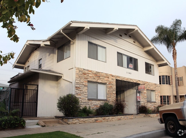 Photo - 1145 E 1st St