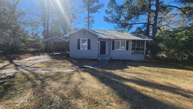 Building Photo - 112 Second St SW