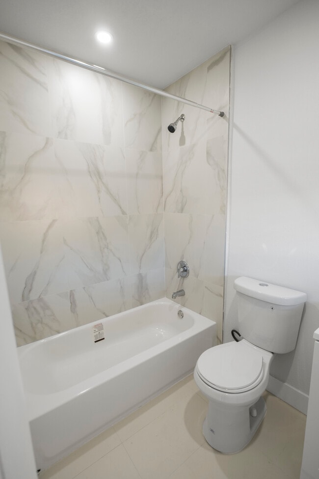 Photo - 1219 NW 33rd St Unit 2