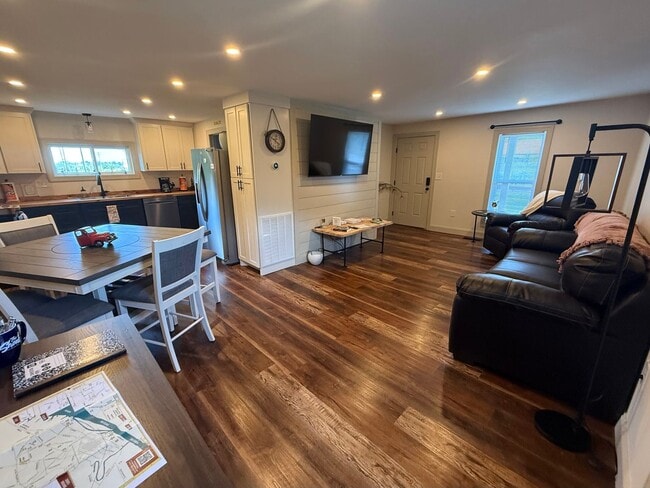 2108 Veterans Dr
