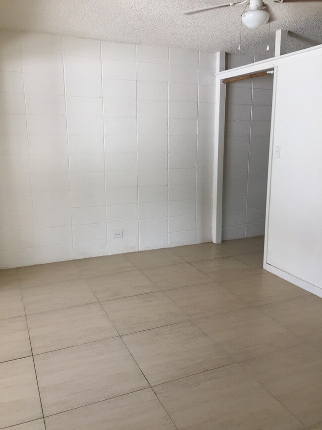 Photo - 1 Bed, 1 Bath in Waikiki Unit 301