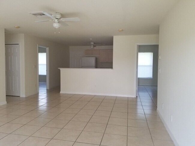 Photo - 2204-2206 Kenneth Ave S Unidad 2206 Kenneth Ave S