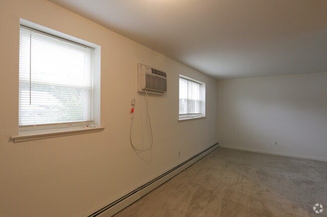 Bensalem Commons Apartments