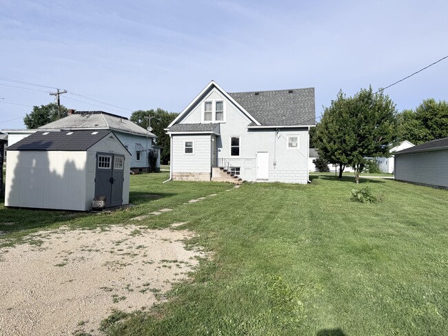 Photo - 108 N Main St