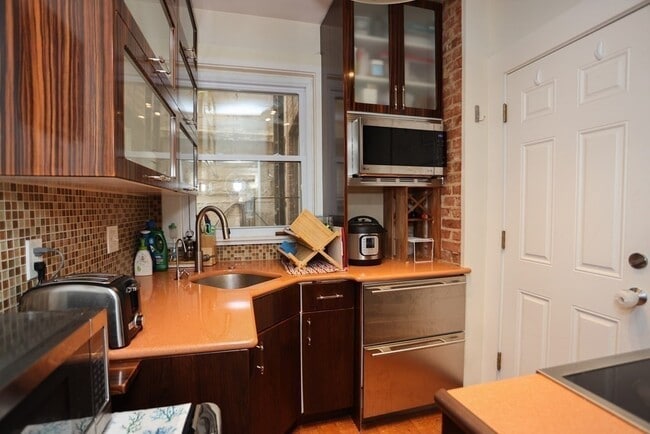 Photo - 2 Arnold Cir Unit 1