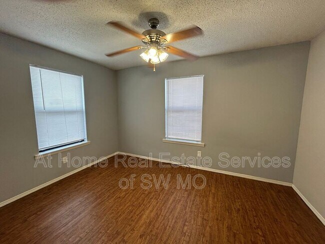 Photo - 728 E Walnut St Unit #9