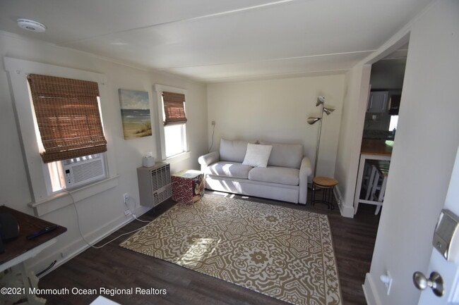 Photo - 1722 J St